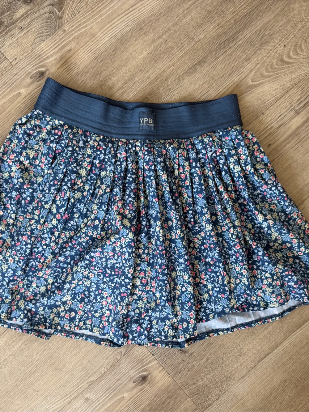 Abercrombie & Fitch Navy Floral Pleated Mini Skirt